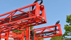 导轨式升降机的主要结构特点